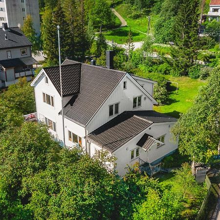 Historical Villa & Green Sanctuary In City Center Tromso Ngoại thất bức ảnh